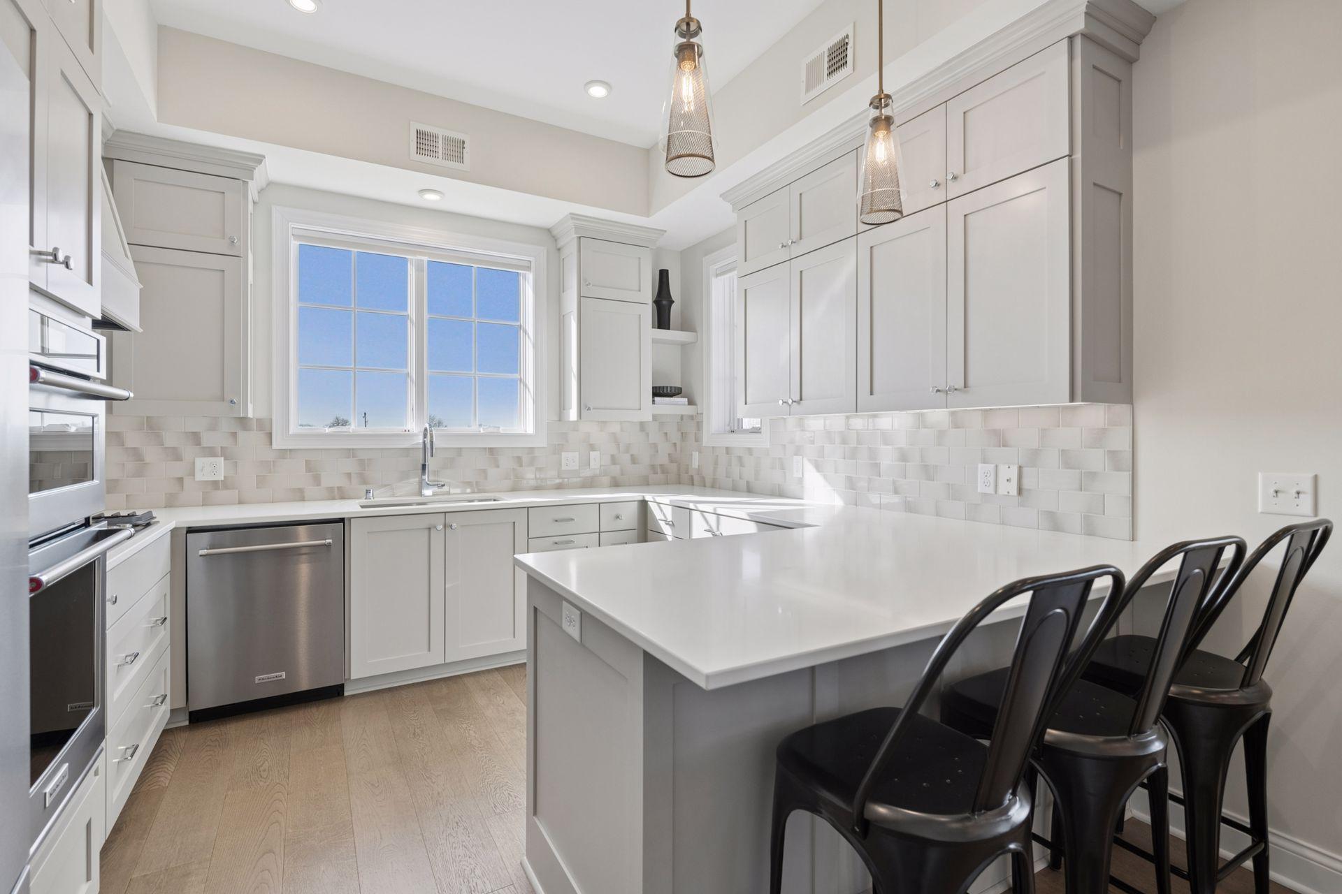 4901 Hawthorne Court Unit: 301