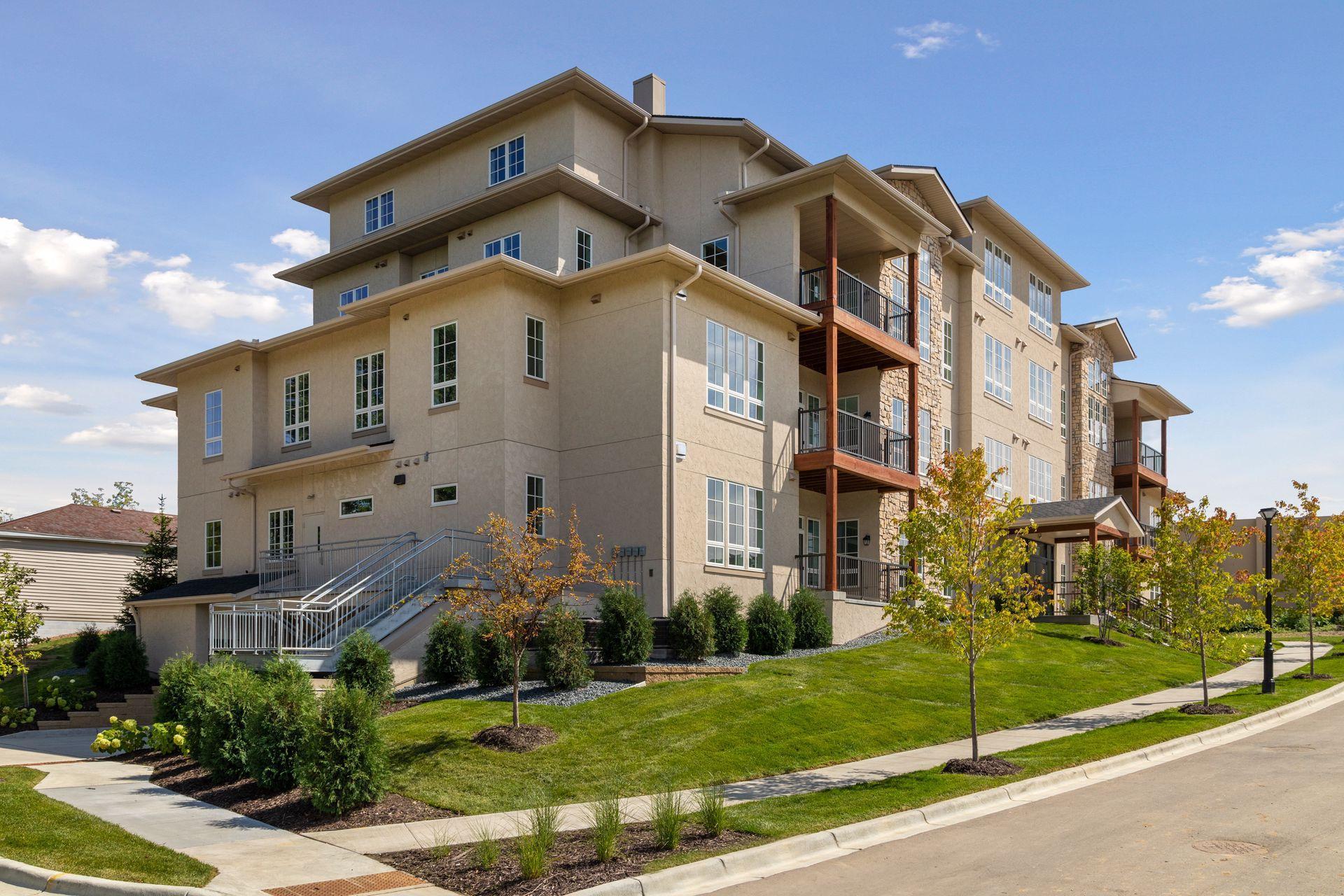 4901 Hawthorne Court Unit: 301