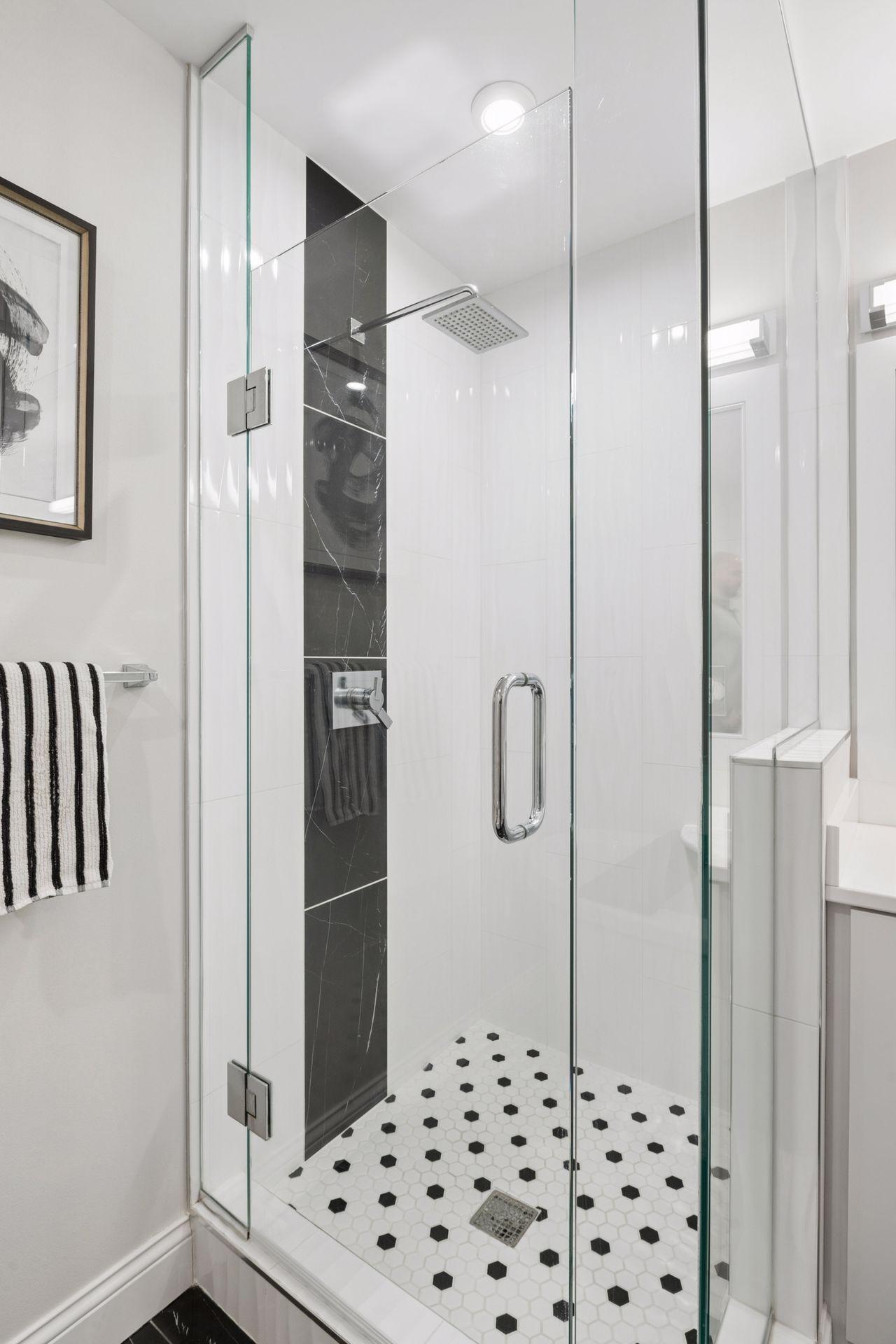 4901 Hawthorne Court Unit: 301