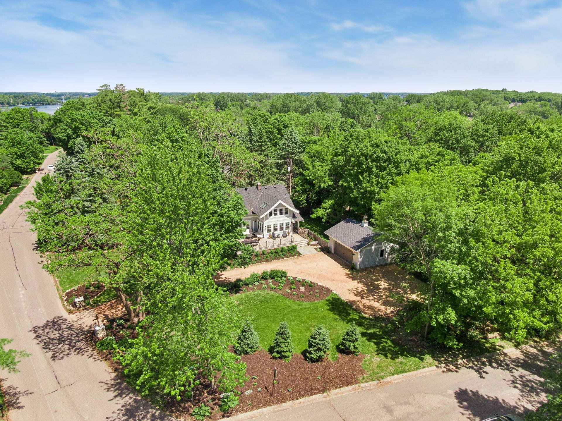5685 Howards Point Road