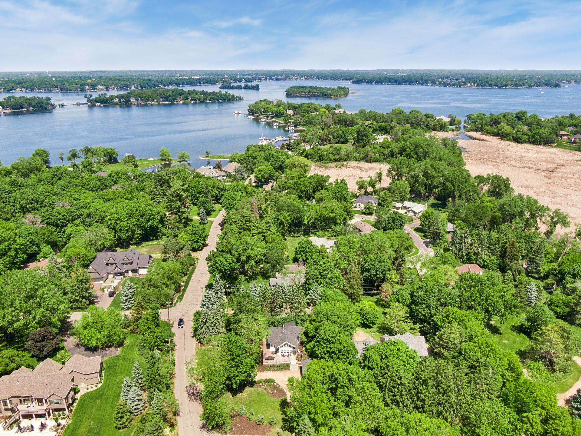 5685 Howards Point Road