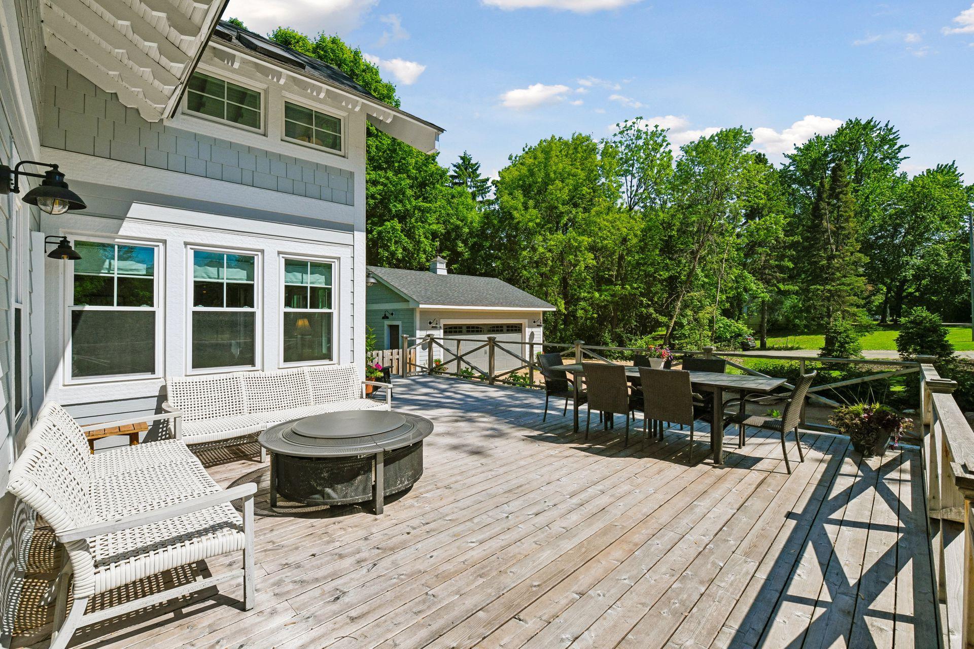 5685 Howards Point Road
