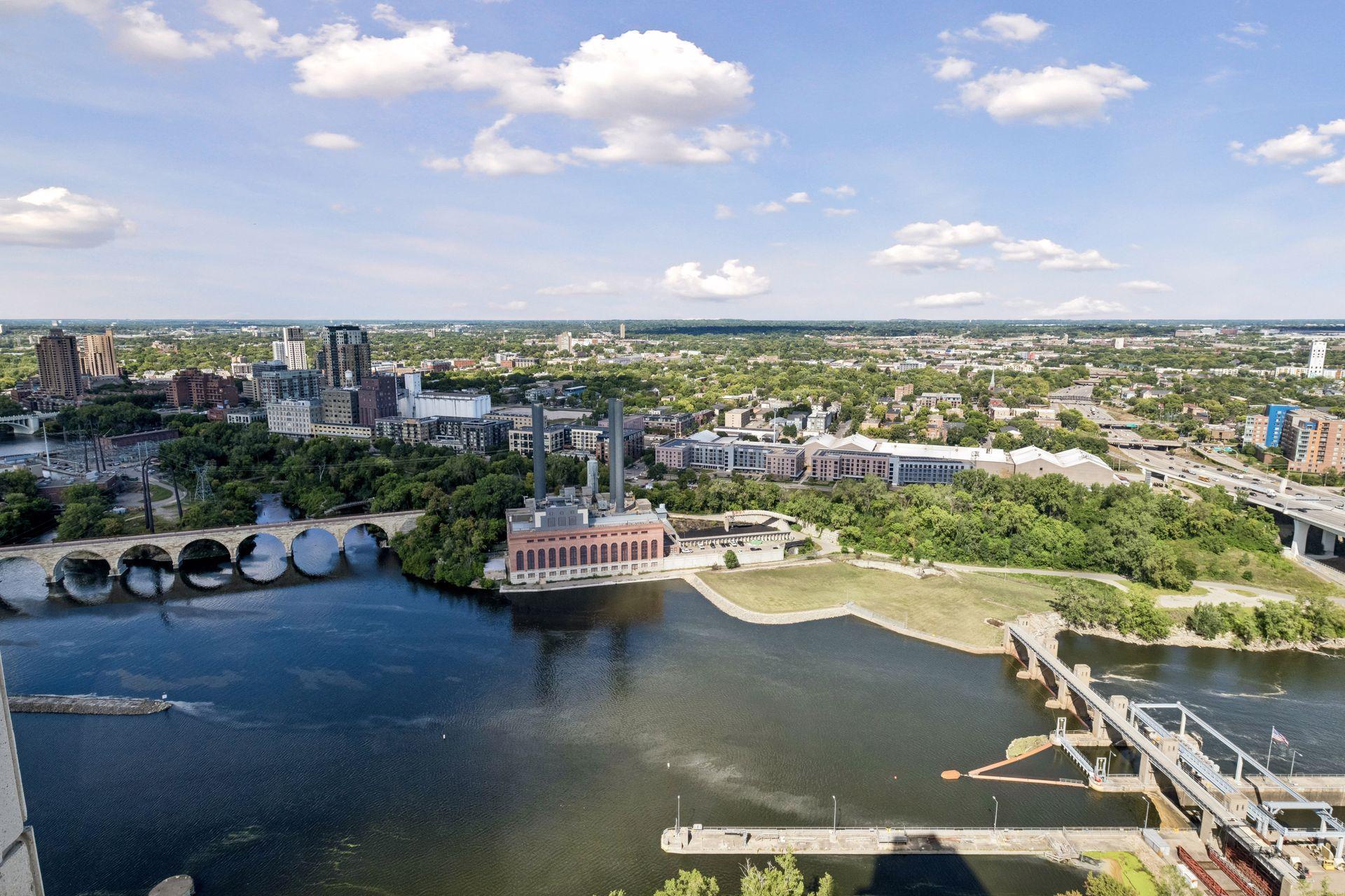 1111 W River Parkway Unit: 32C
