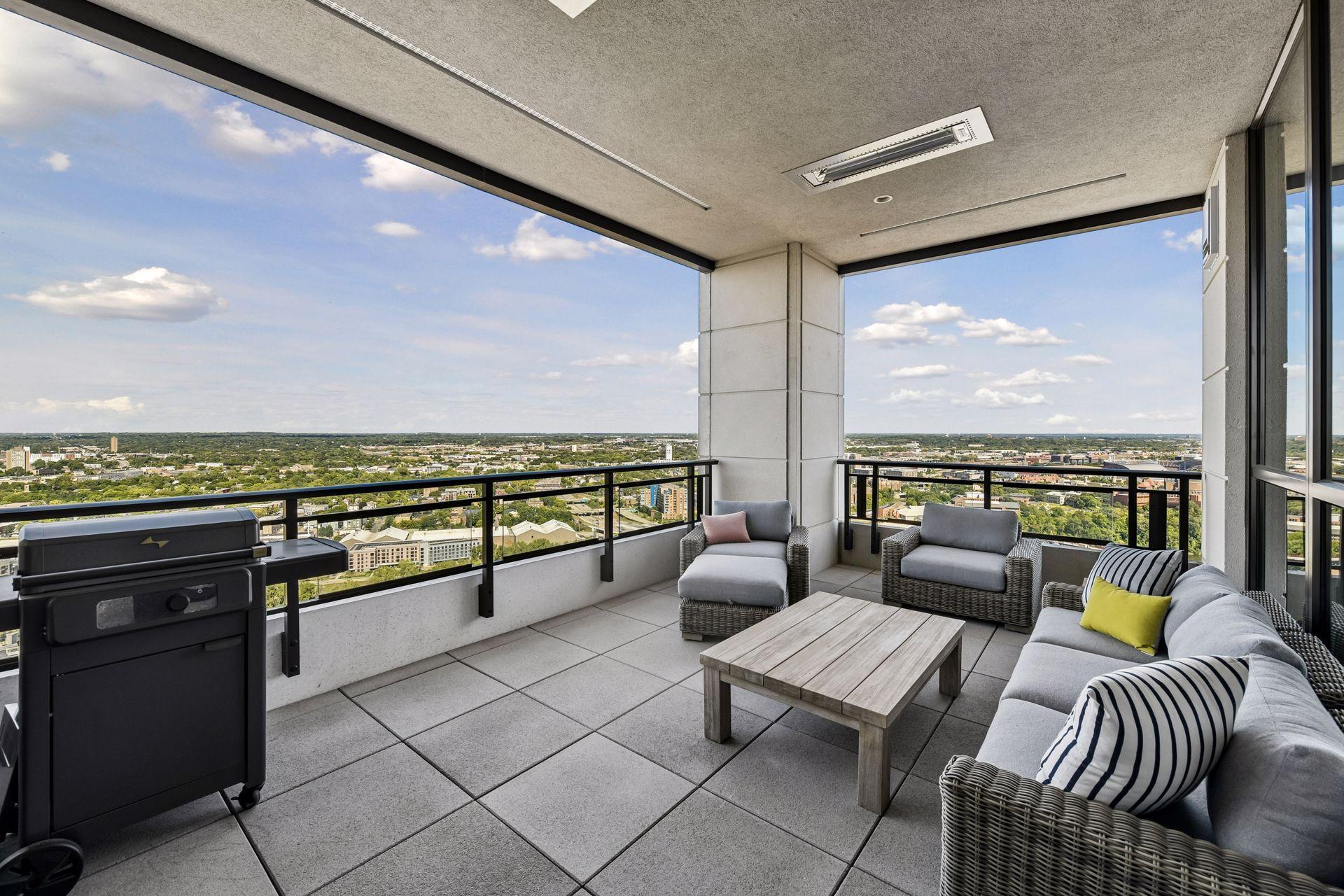 1111 W River Parkway Unit: 32C