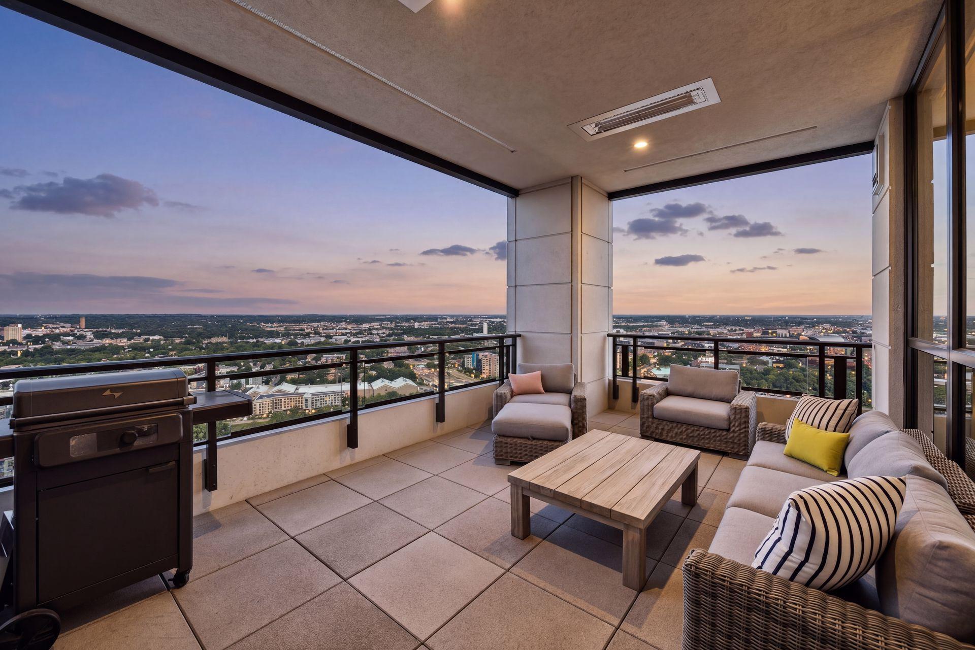 1111 W River Parkway Unit: 32C