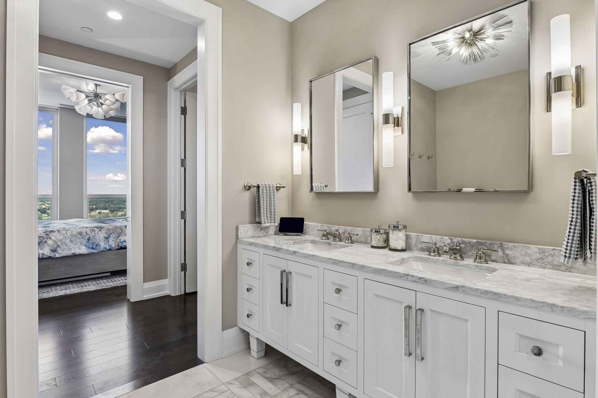 1111 W River Parkway Unit: 32C