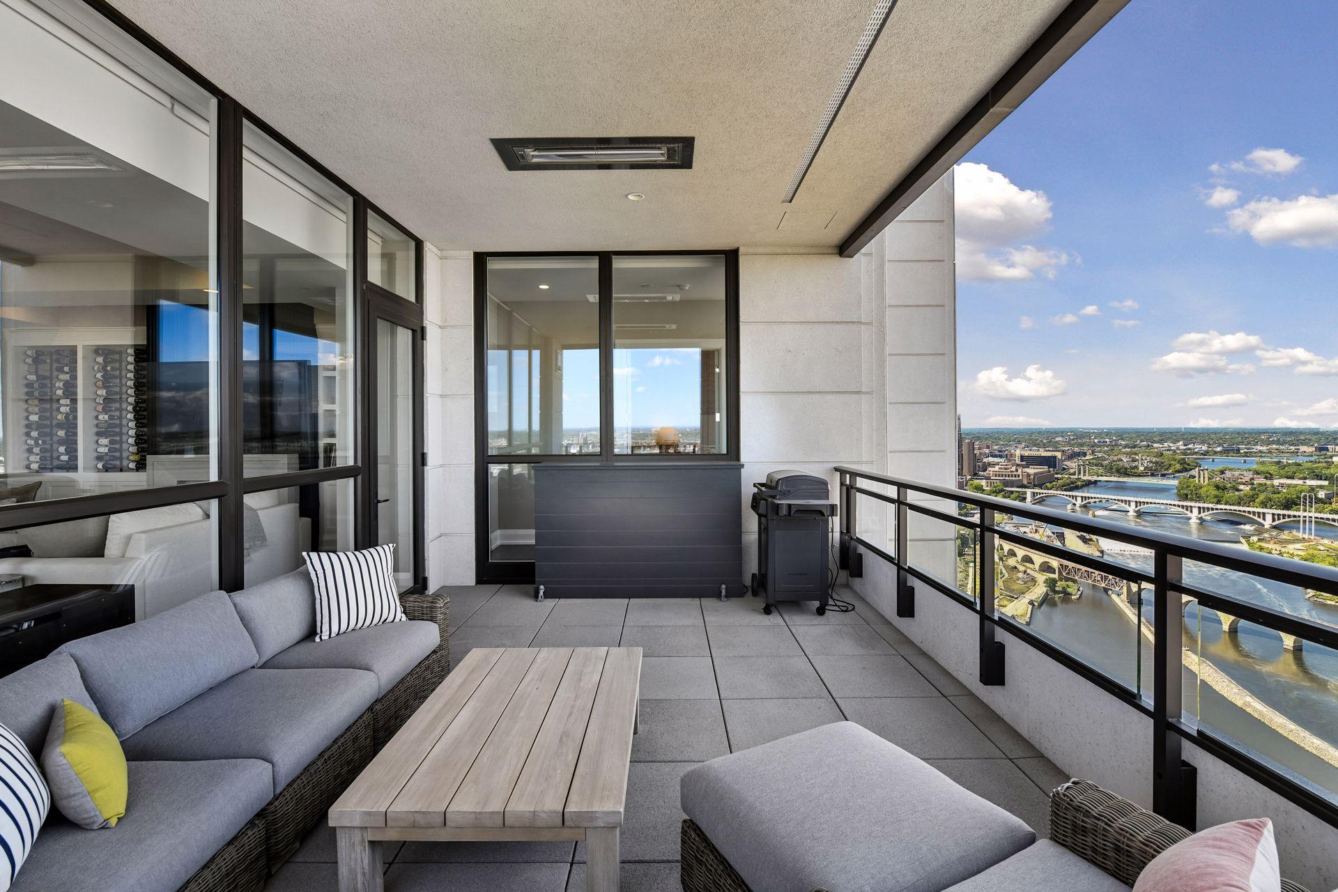 1111 W River Parkway Unit: 32C
