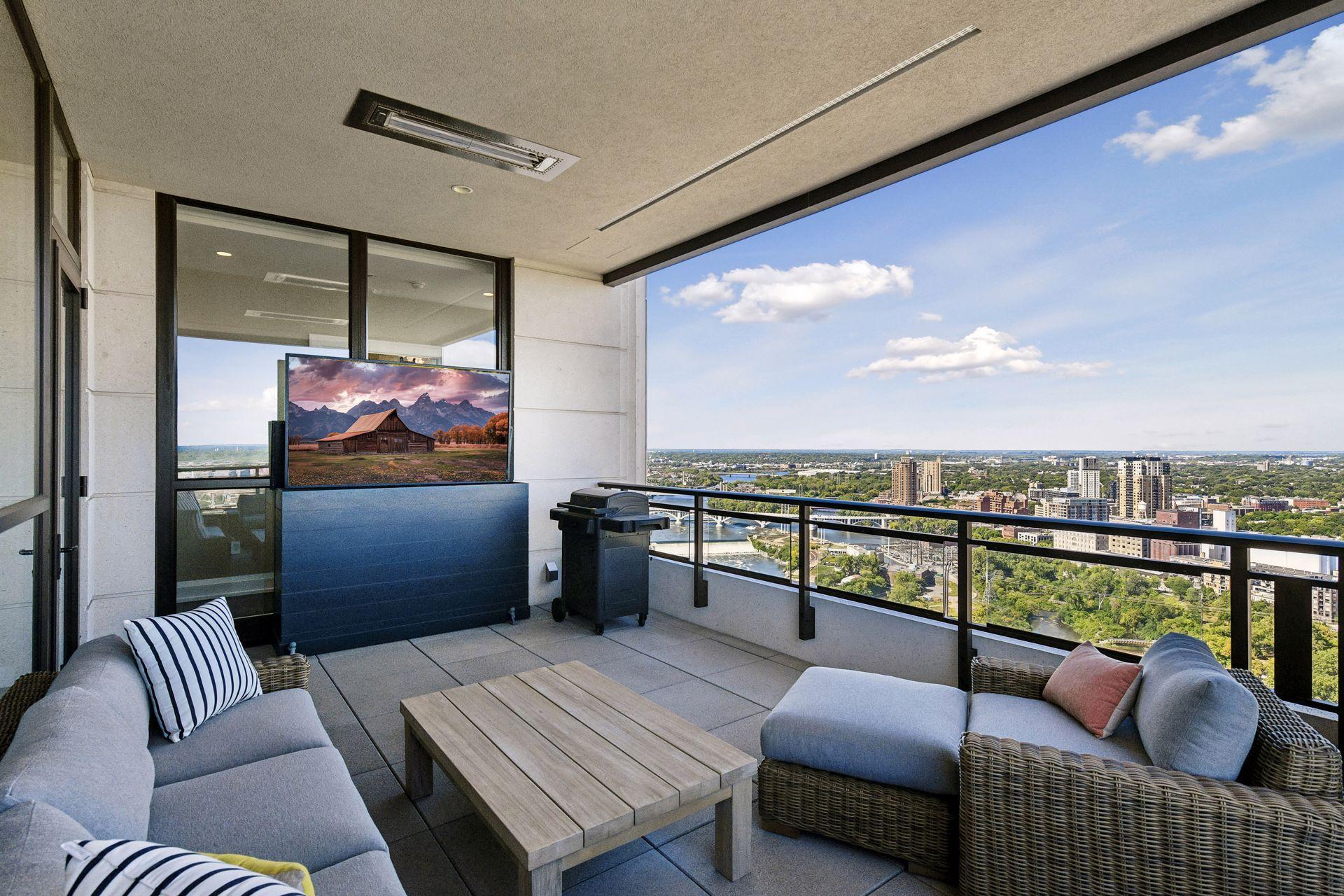 1111 W River Parkway Unit: 32C