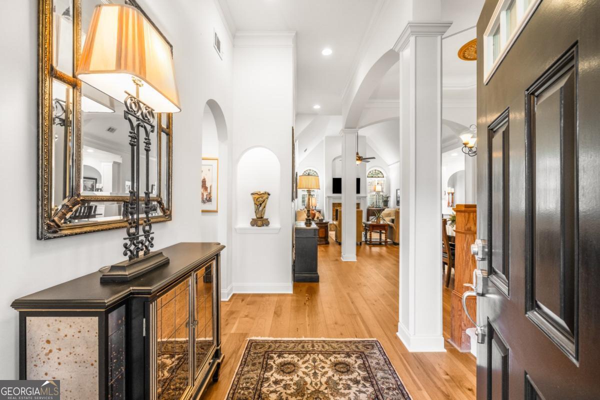 5575 Villa Lake Court