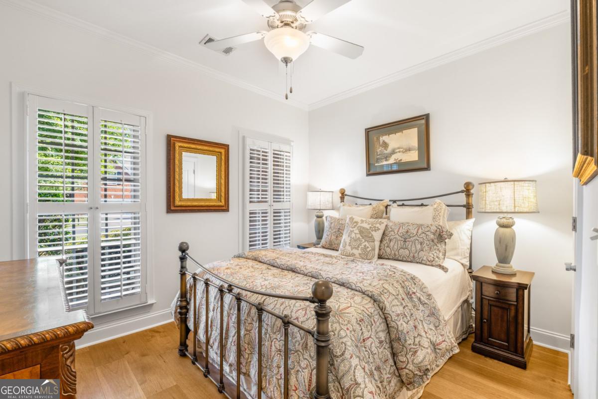 5575 Villa Lake Court