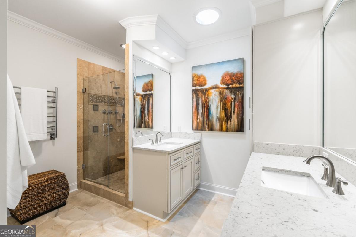 5575 Villa Lake Court