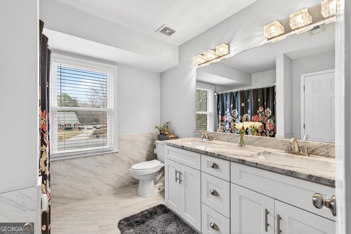 325 Saddle Creek Circle