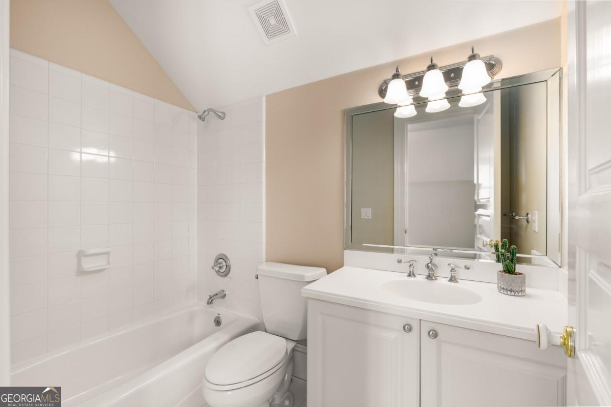 3786 Turnberry Court