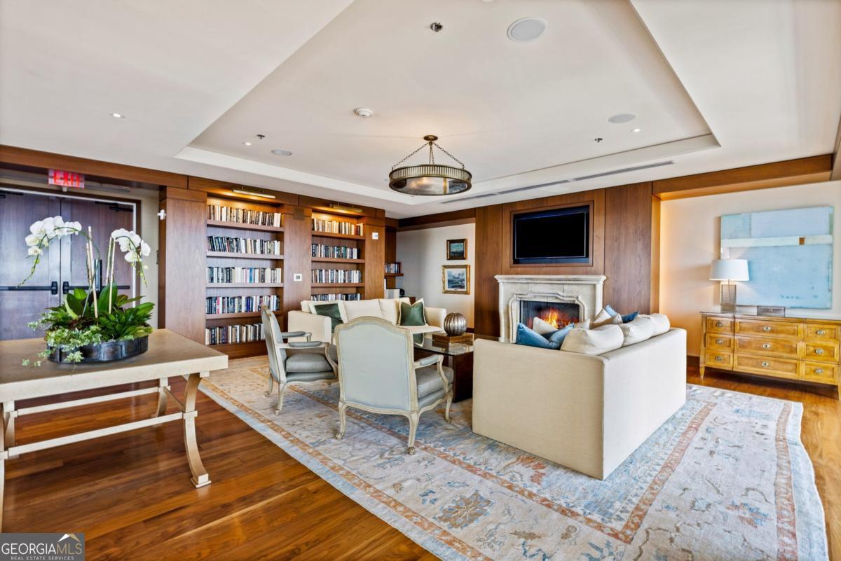 3630 Peachtree Road NE # 1809