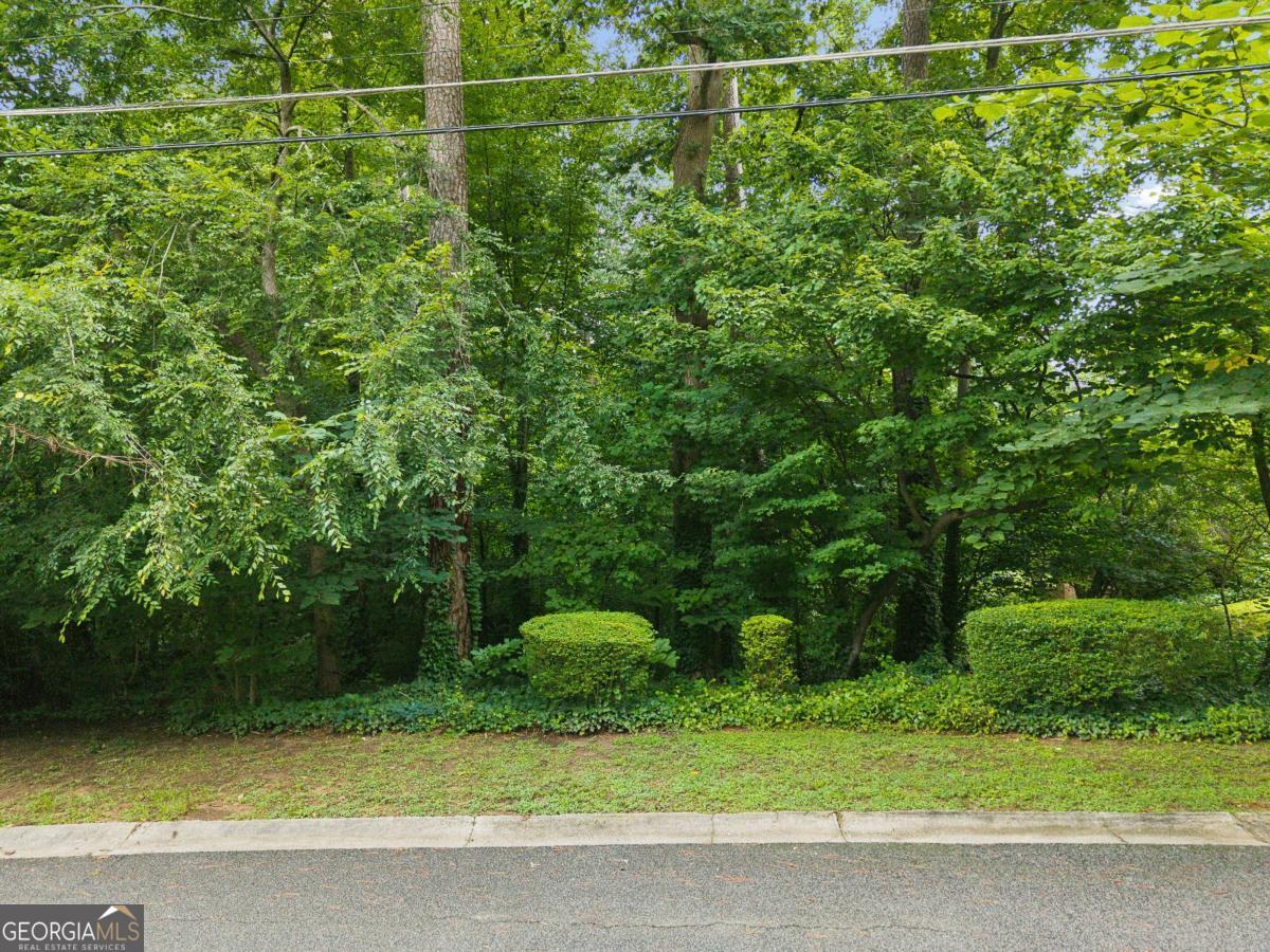 2032 Castleway Drive NE