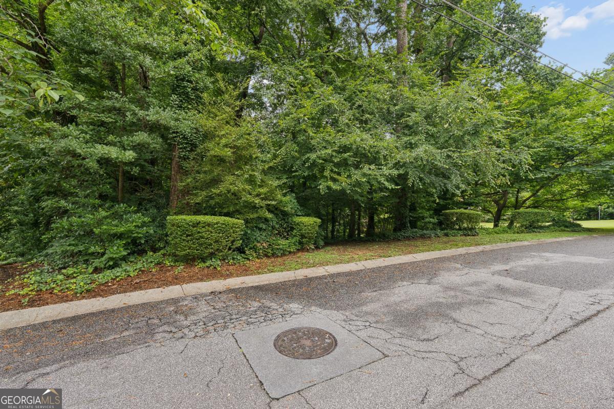 2032 Castleway Drive NE
