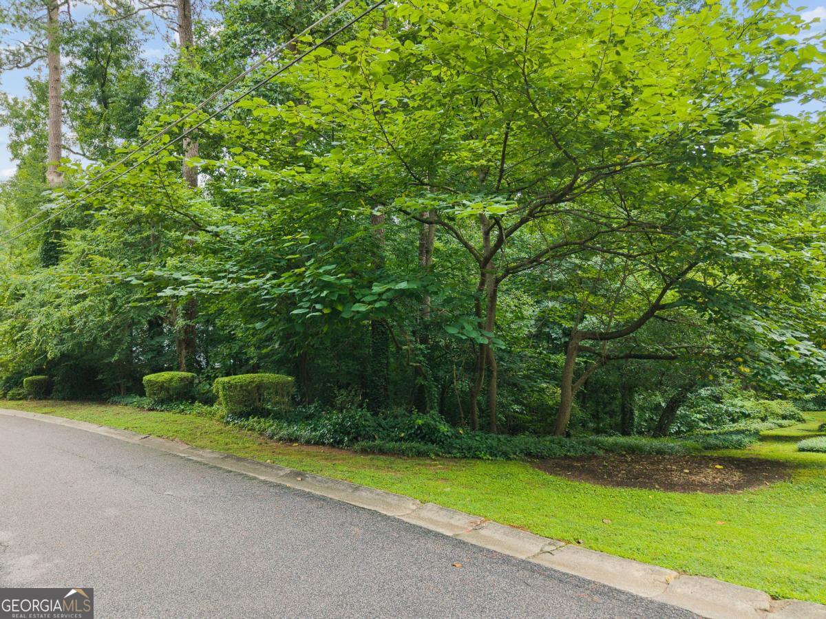 2032 Castleway Drive NE