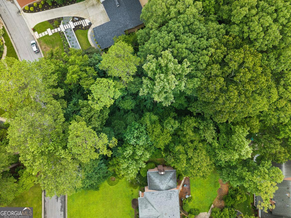 2032 Castleway Drive NE
