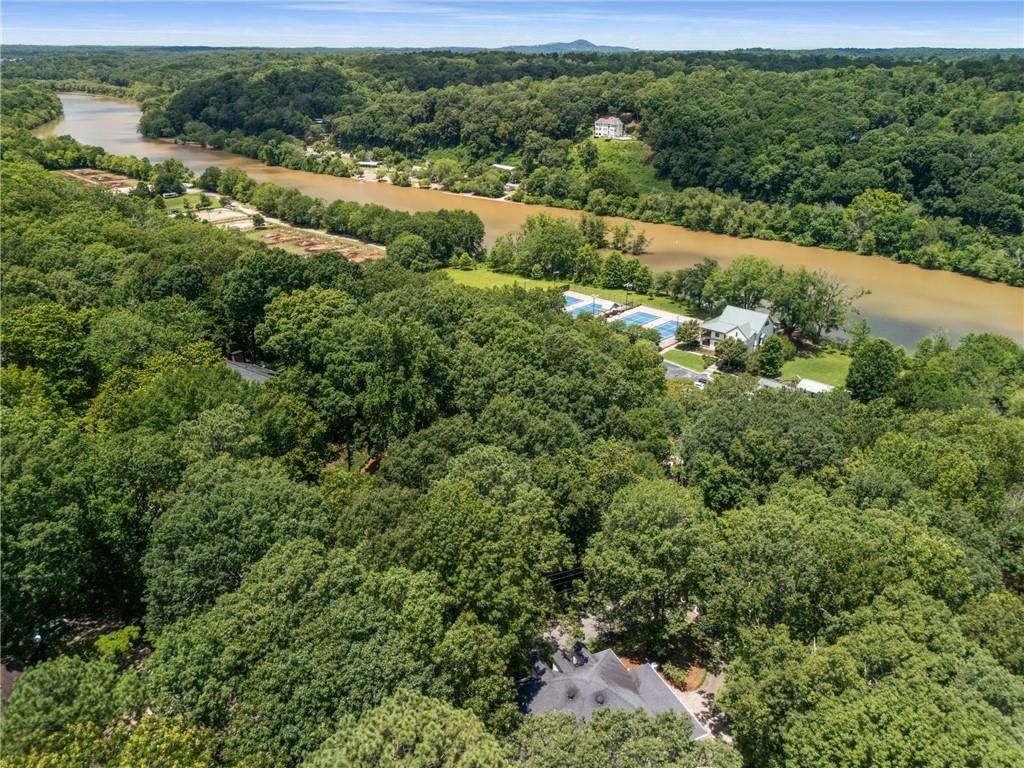 9035 River Run