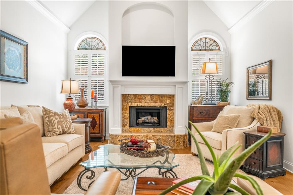 5575 Villa Lake Court