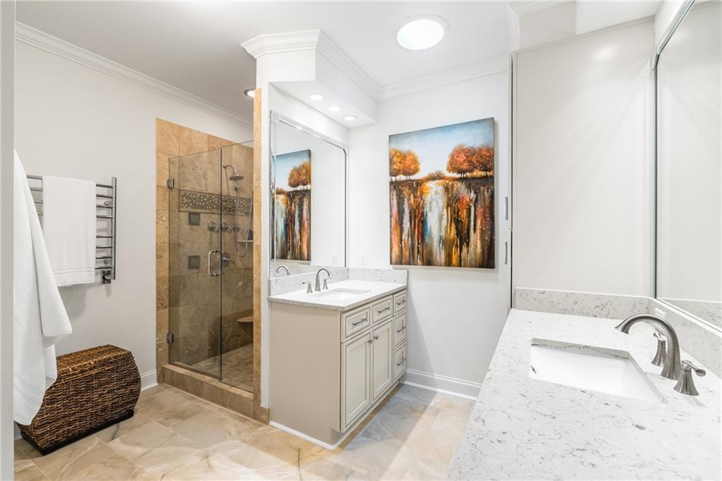 5575 Villa Lake Court