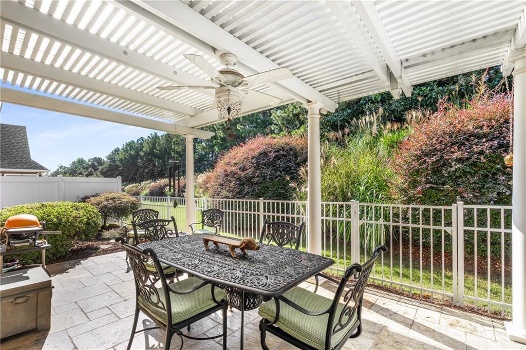 5575 Villa Lake Court