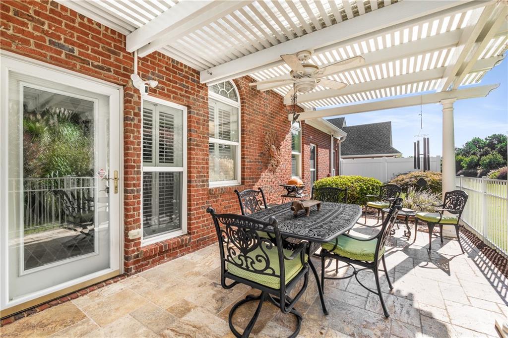 5575 Villa Lake Court