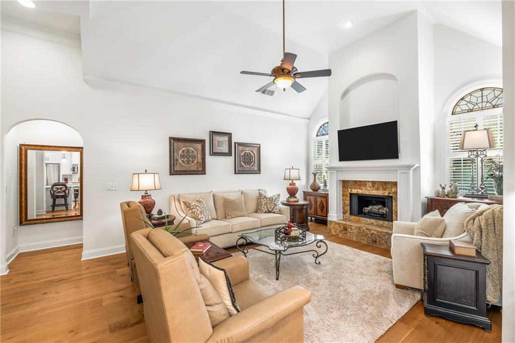 5575 Villa Lake Court