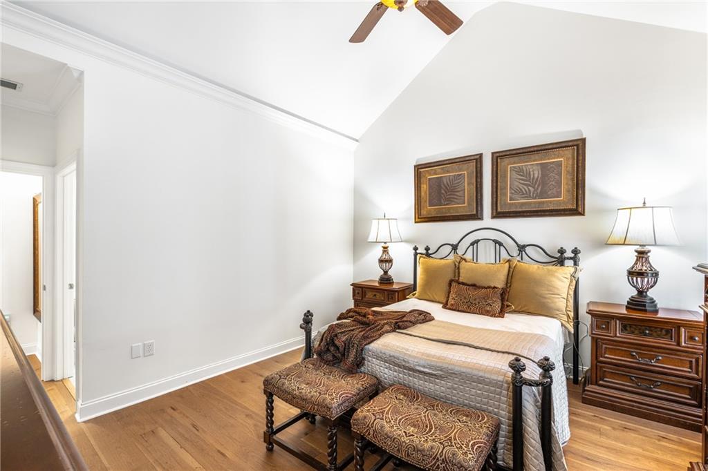 5575 Villa Lake Court