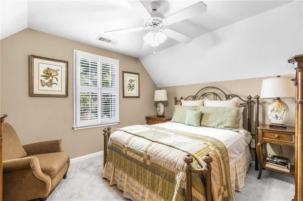 5575 Villa Lake Court