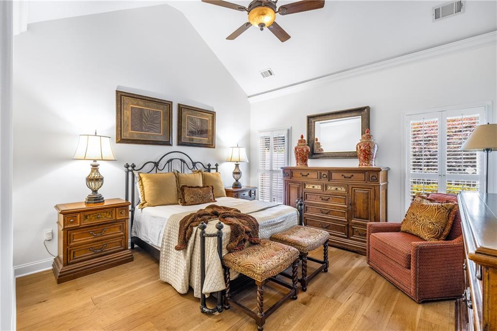 5575 Villa Lake Court