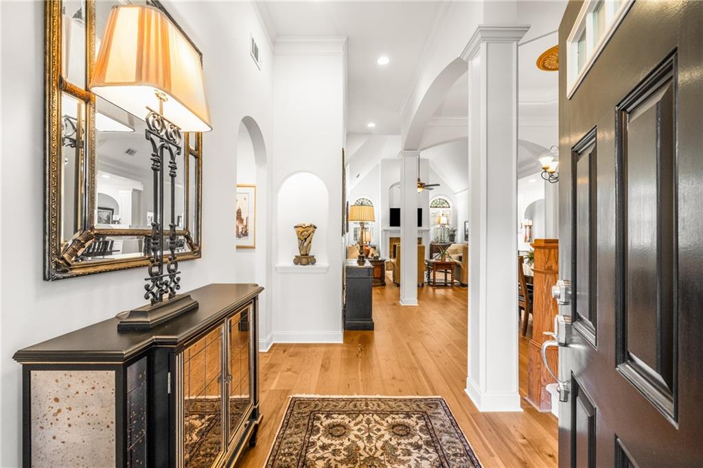 5575 Villa Lake Court