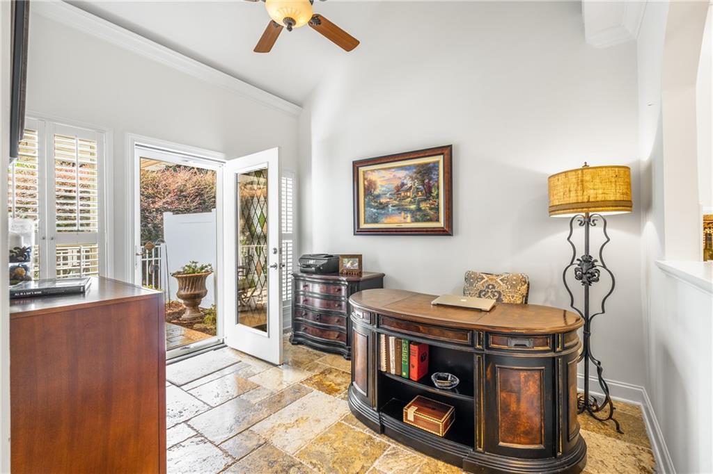 5575 Villa Lake Court