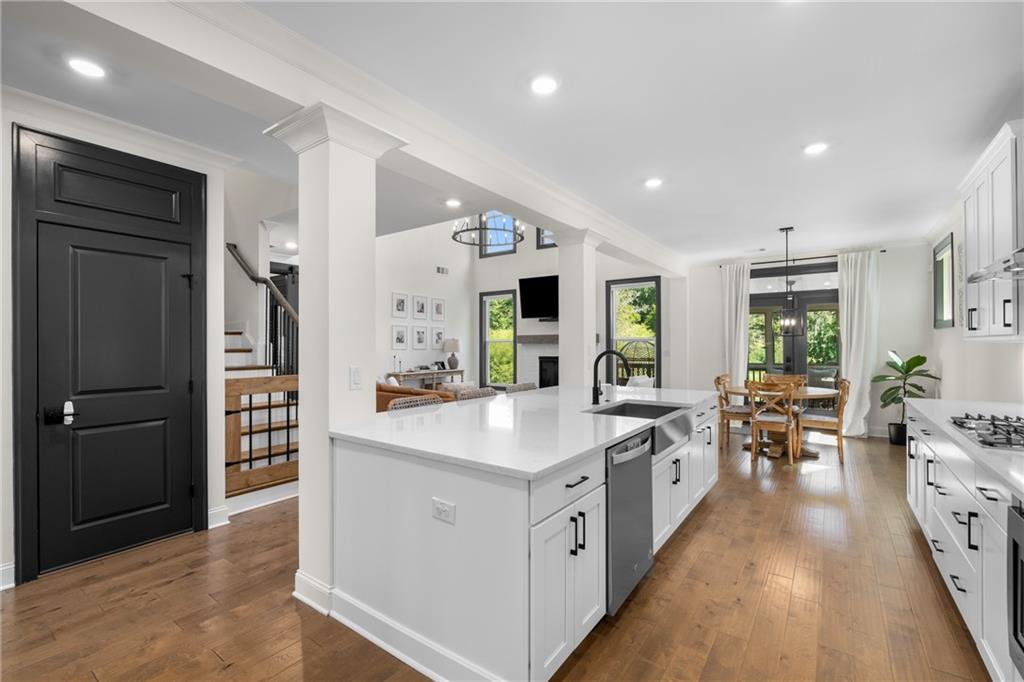 520 Walden Glen Lane
