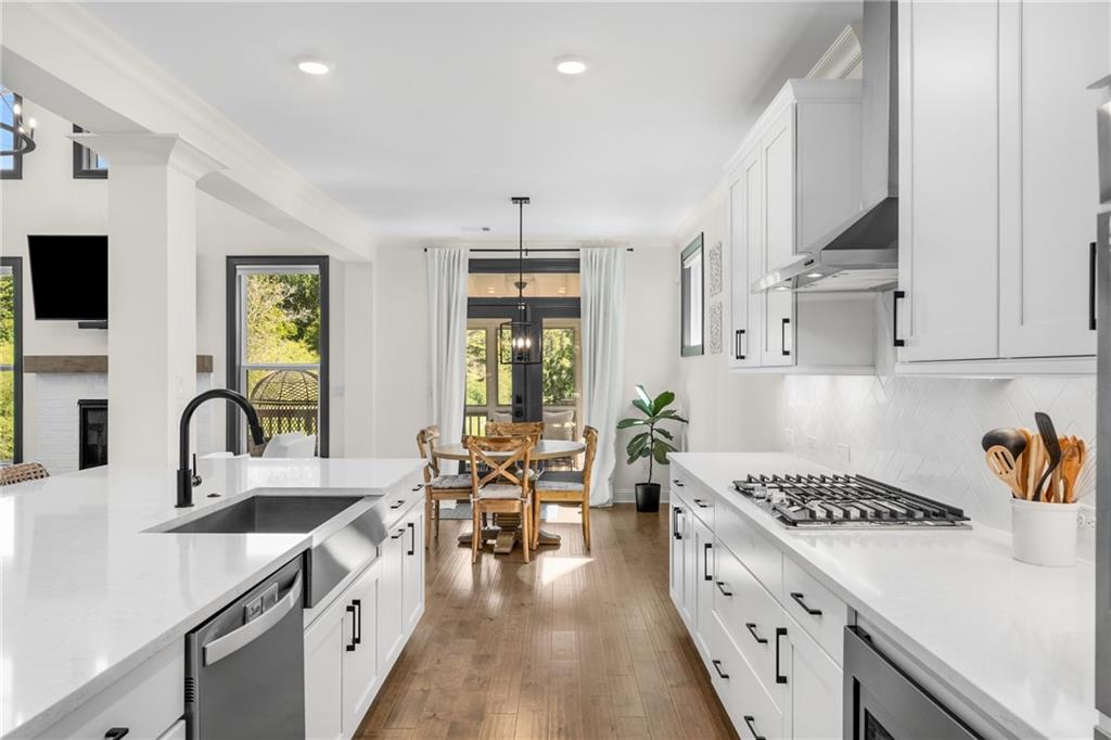 520 Walden Glen Lane