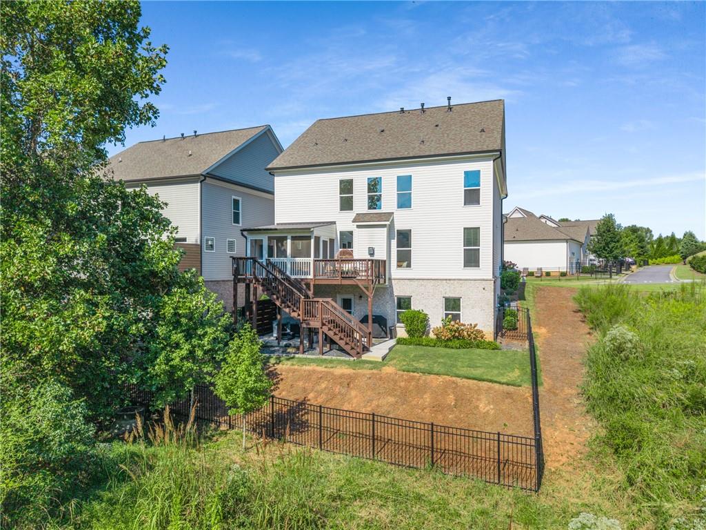 520 Walden Glen Lane