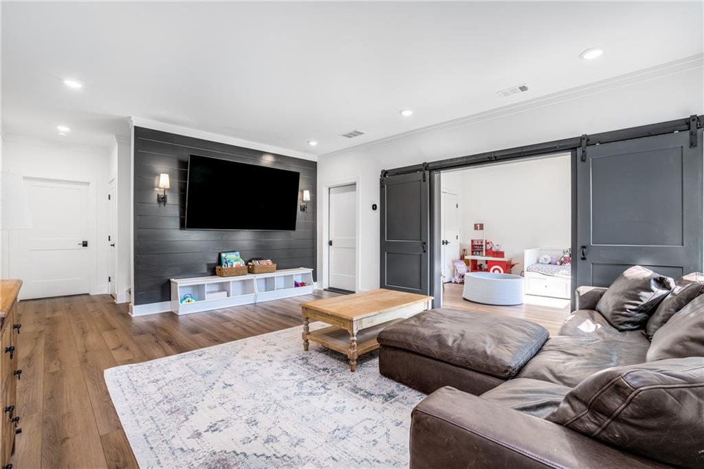 520 Walden Glen Lane