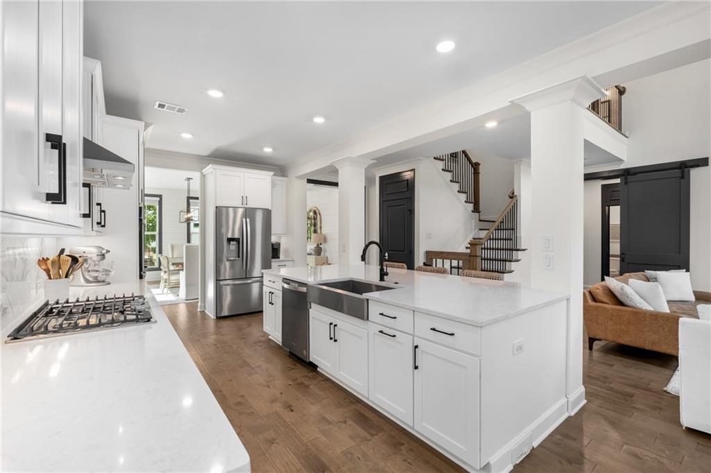 520 Walden Glen Lane