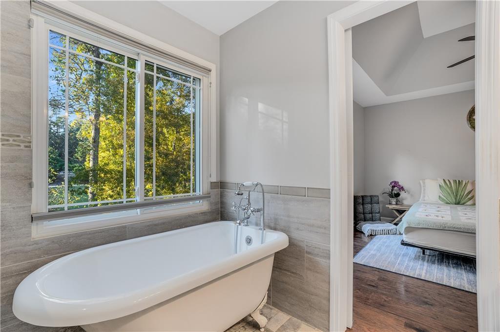 5470 Linger Longer Road