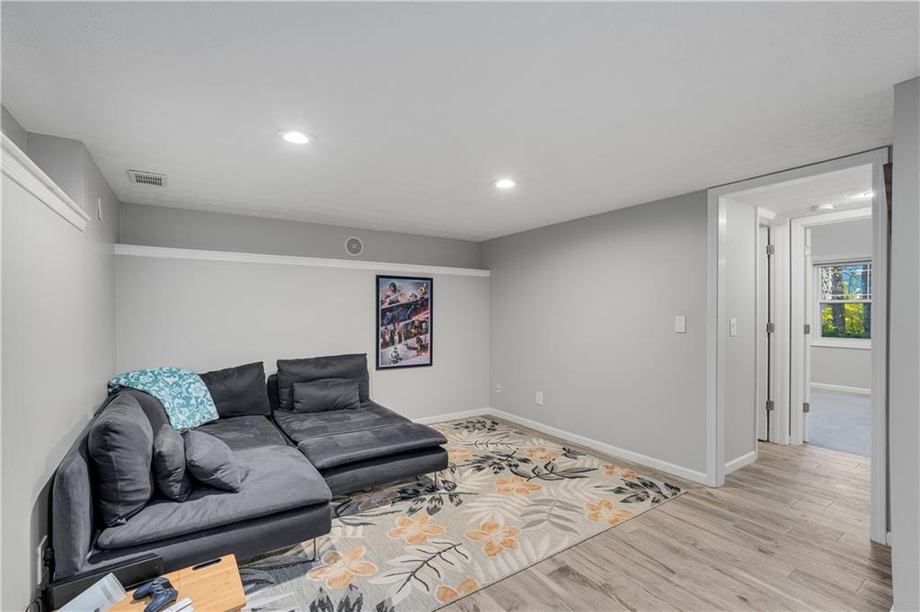 5470 Linger Longer Road