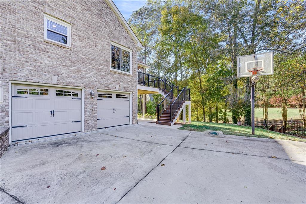 5470 Linger Longer Road