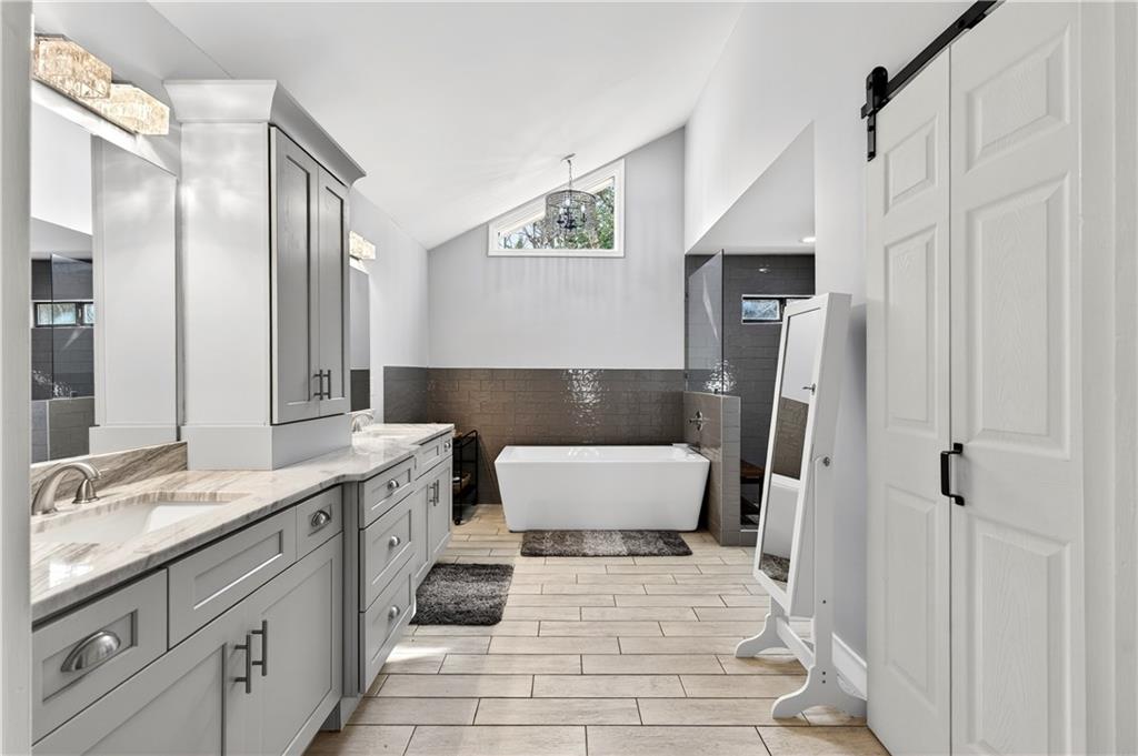 325 Saddle Creek Circle