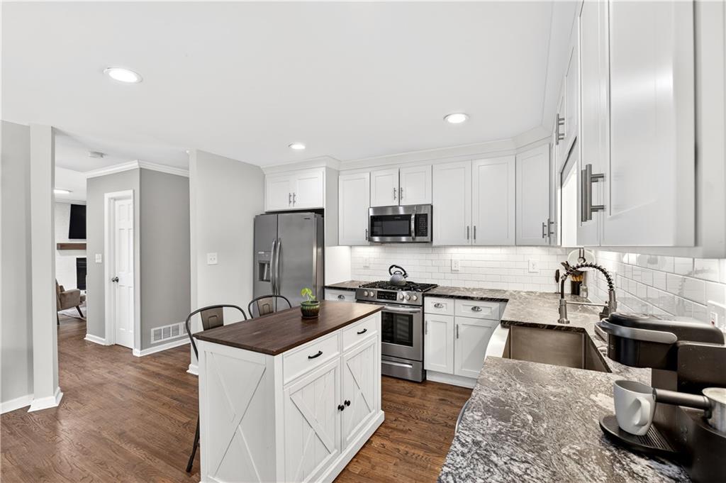 325 Saddle Creek Circle