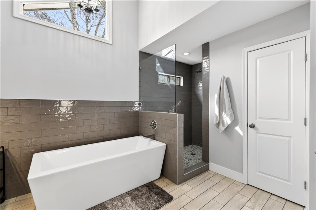 325 Saddle Creek Circle