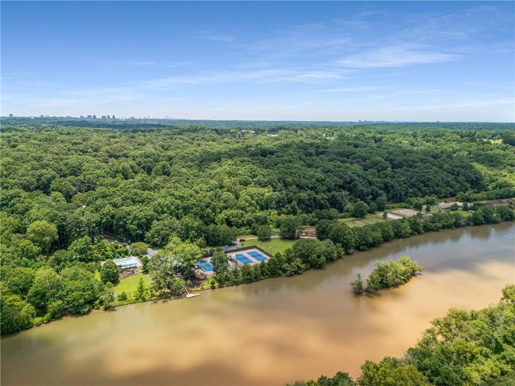 9035 River Run