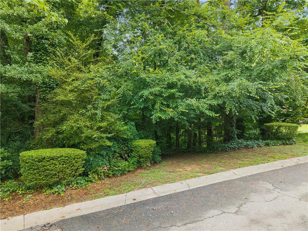 2032 Castleway Drive NE