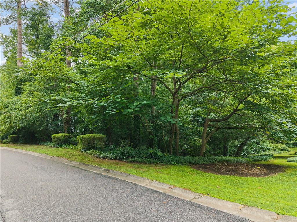 2032 Castleway Drive NE