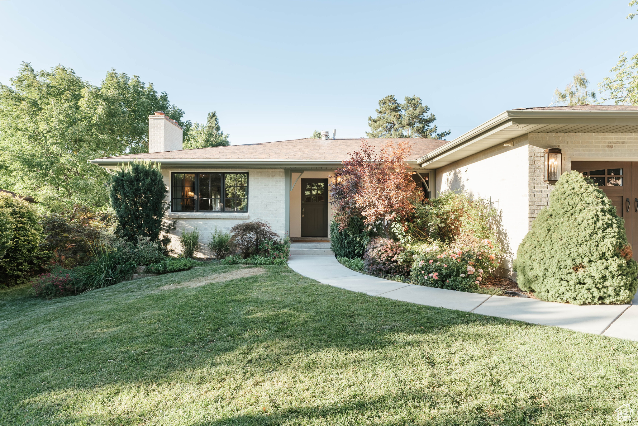 2553 E LYNWOOD DR