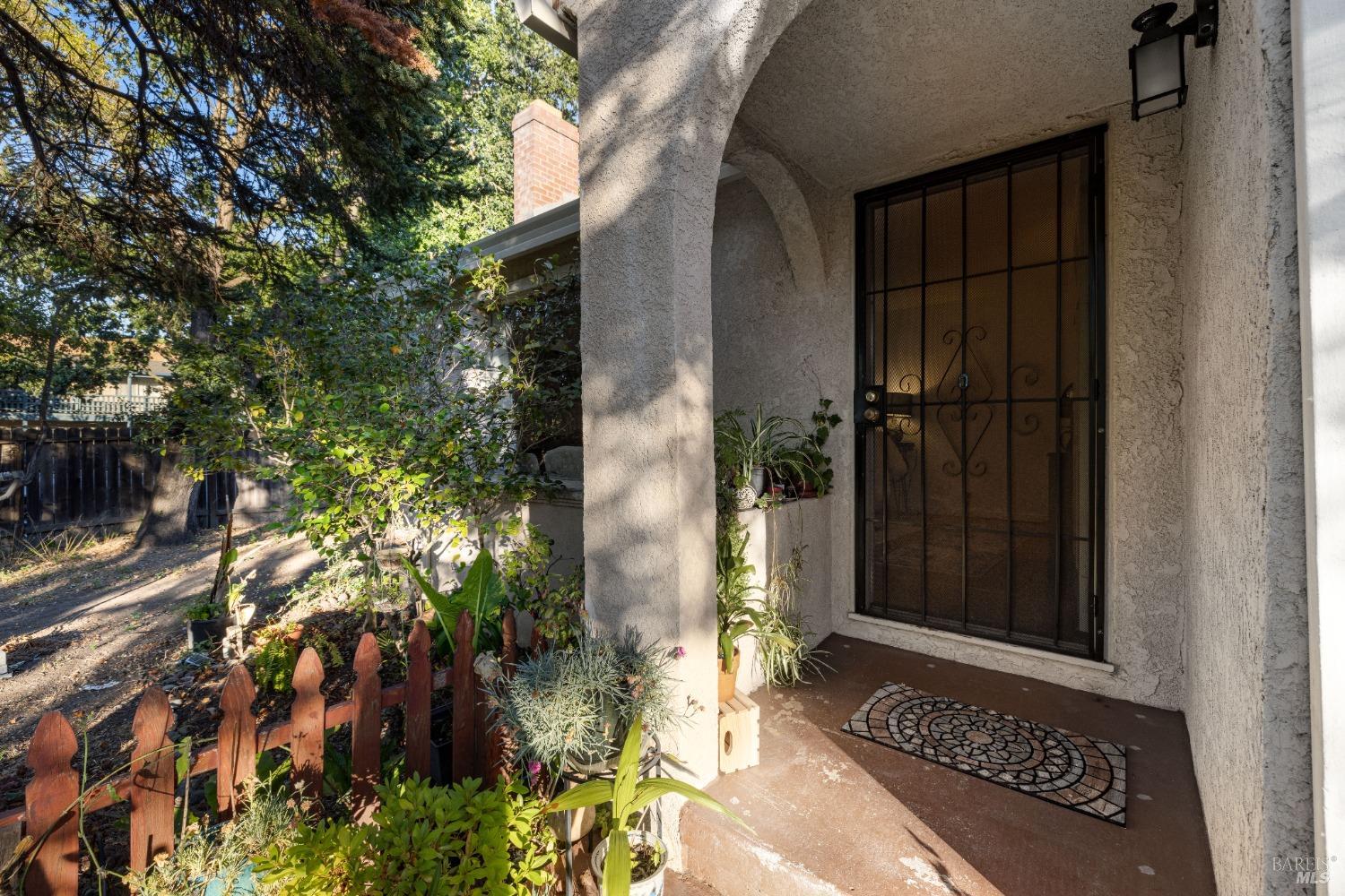 950 Edwards Avenue