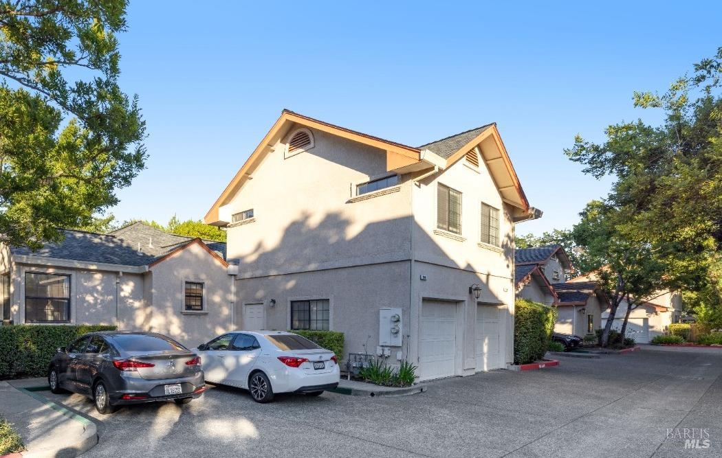 950 Edwards Avenue